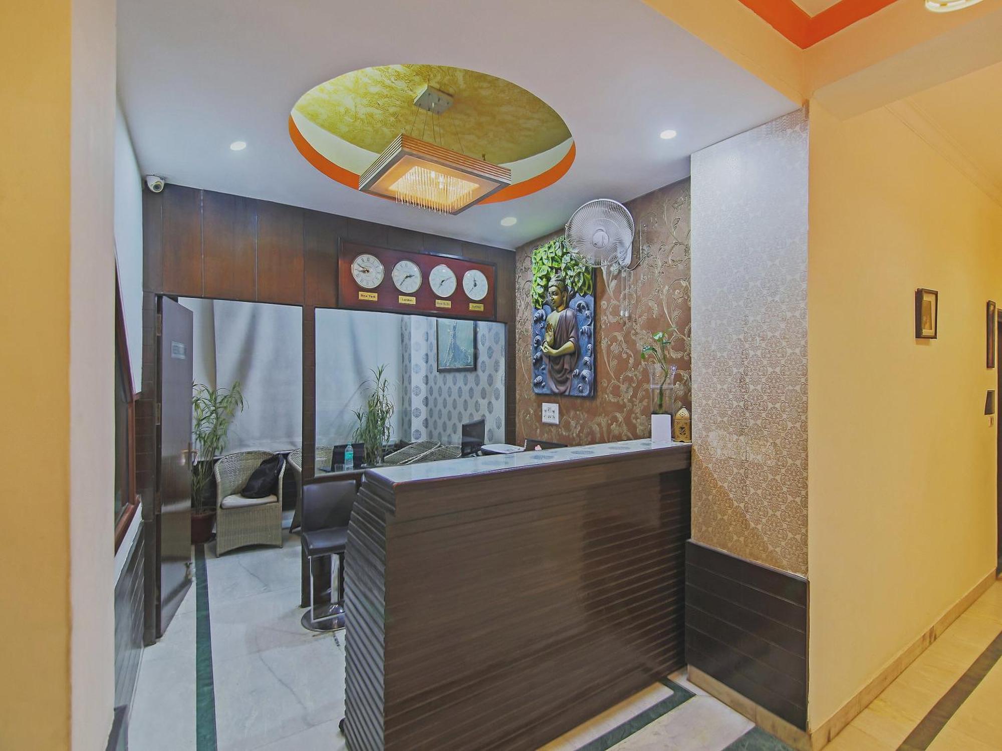 Capital O Tipsyy Near Aravali Biodiversity Park Gurgaon Exterior foto